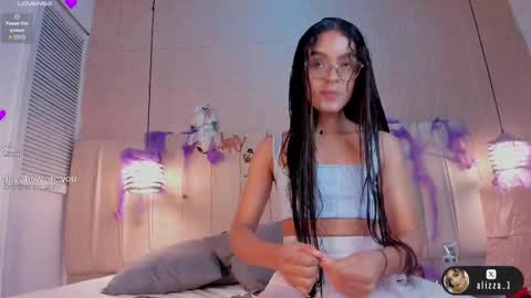 alizza_ online show from 10/17/25, 11:46