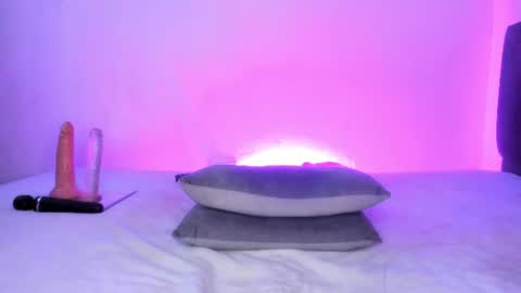 Snapshot of alizzon_ chatting on 06/11/26, 02:53 alizzon online show from 06/11/26, 02:53