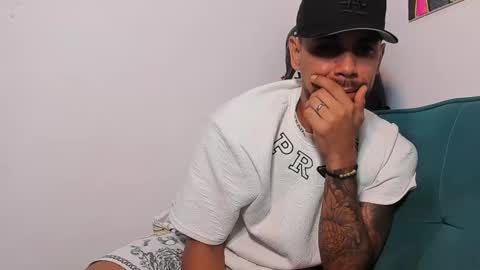 Snapshot of allanbarreto chatting on 01/14/26, 04:23 Allan online show from 01/14/26, 04:23