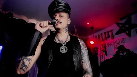 Snapshot of allanhurtss chatting on 09/26/25, 04:33 online show from 09/26/25, 04:33