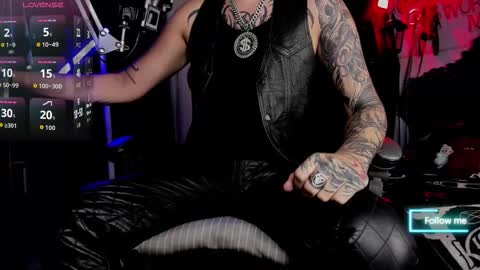 Snapshot of allanhurtss chatting on 10/23/25, 11:57 online show from 10/23/25, 11:57