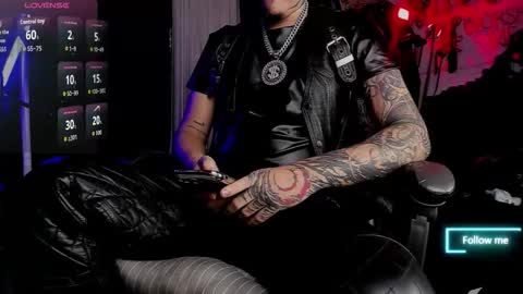 Snapshot of allanhurtss chatting on 11/06/25, 10:21 online show from 11/06/25, 10:21