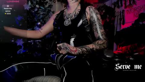 Snapshot of allanhurtss chatting on 12/22/25, 09:34 online show from 12/22/25, 09:34