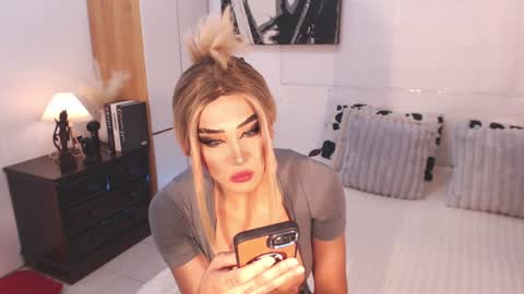 Miss Gia online show from 01/19/25, 06:20