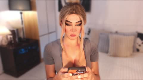 Miss Gia online show from 01/22/25, 12:27