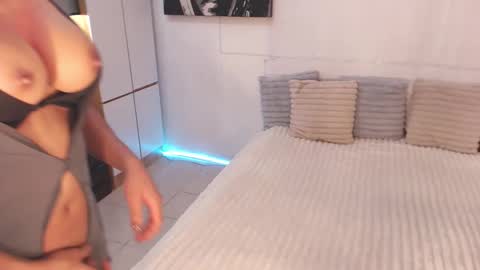 Miss Gia online show from 02/06/25, 02:22