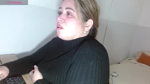 Snapshot of allegra_ferragamo chatting on 09/18/25, 01:18 Ale online show from 09/18/25, 01:18
