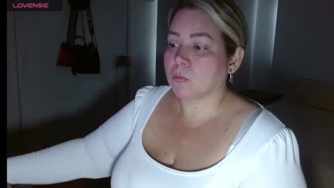 Snapshot of allegra_ferragamo chatting on 10/09/25, 07:34 Ale online show from 10/09/25, 07:34