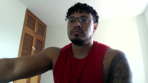 Snapshot of allen_ferrer10 chatting on 05/24/26, 05:40 allen_ferrer10 online show from 05/24/26, 05:40