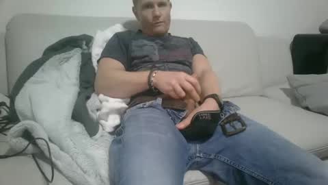 Snapshot of alles594462 chatting on 12/30/24, 05:55 alles594462 online show from 12/30/24, 05:55