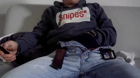 Snapshot of alles594462 chatting on 01/05/25, 01:36 alles594462 online show from 01/05/25, 01:36