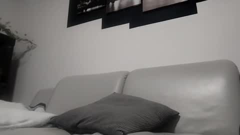 Snapshot of alles594462 chatting on 03/04/25, 04:27 alles594462 online show from 03/04/25, 04:27