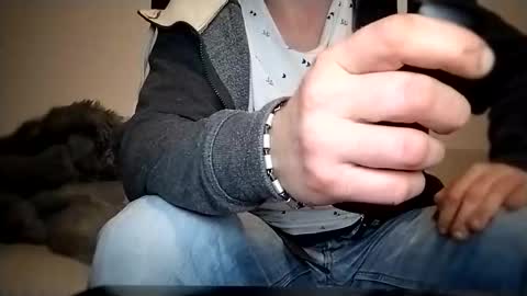 Snapshot of alles594462 chatting on 11/04/25, 03:27 alles594462 online show from 11/04/25, 03:27