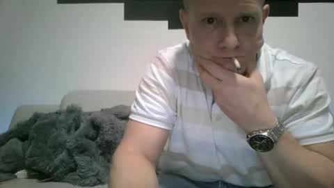 Snapshot of alles594462 chatting on 11/11/25, 03:06 alles594462 online show from 11/11/25, 03:06