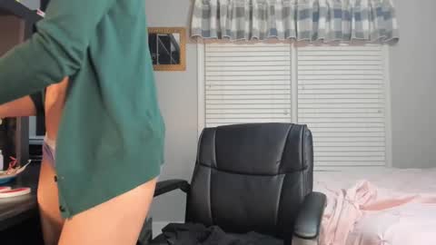 wishlist on bio online show from 02/06/25, 01:16