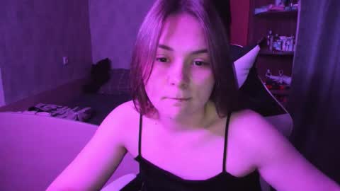 Snapshot of alli_zi chatting on 09/25/25, 01:04 Blair online show from 09/25/25, 01:04