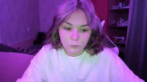 Snapshot of alli_zi chatting on 10/18/25, 12:28 Blair online show from 10/18/25, 12:28