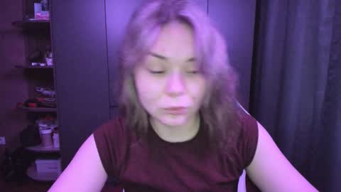 Snapshot of alli_zi chatting on 11/26/25, 01:39 Blair online show from 11/26/25, 01:39