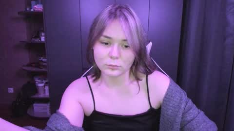 Snapshot of alli_zi chatting on 11/28/25, 05:37 Blair online show from 11/28/25, 05:37