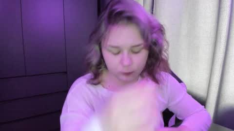 Snapshot of alli_zi chatting on 12/16/25, 05:12 Blair online show from 12/16/25, 05:12