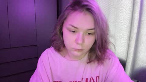 Snapshot of alli_zi chatting on 12/18/25, 04:40 Blair online show from 12/18/25, 04:40