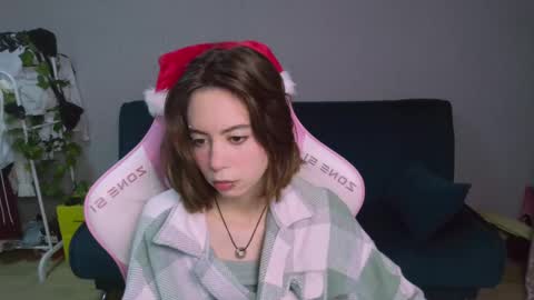 Snapshot of allie_hazie chatting on 12/26/24, 12:03 alice online show from 12/26/24, 12:03