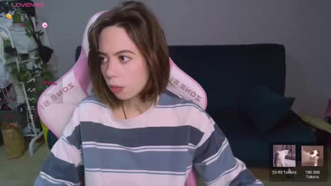 Snapshot of allie_hazie chatting on 01/02/25, 01:06 alice online show from 01/02/25, 01:06