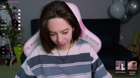 Snapshot of allie_hazie chatting on 01/27/25, 12:01 alice online show from 01/27/25, 12:01