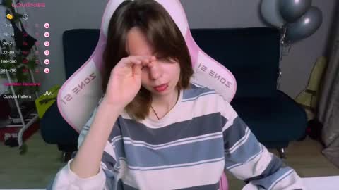 Snapshot of allie_hazie chatting on 02/15/25, 12:15 alice online show from 02/15/25, 12:15