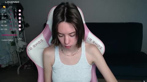 Snapshot of allie_hazie chatting on 09/21/25, 12:23 alice online show from 09/21/25, 12:23