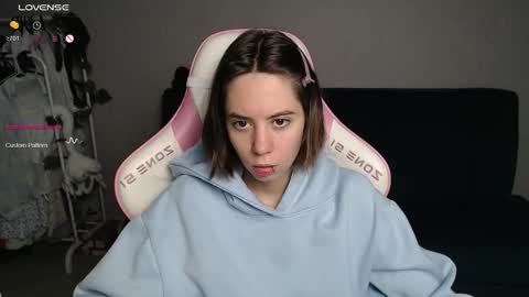 Snapshot of allie_hazie chatting on 09/29/25, 10:47 alice online show from 09/29/25, 10:47