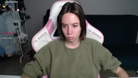 Snapshot of allie_hazie chatting on 10/04/25, 11:03 alice online show from 10/04/25, 11:03