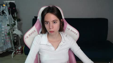 Snapshot of allie_hazie chatting on 10/18/25, 12:57 alice online show from 10/18/25, 12:57