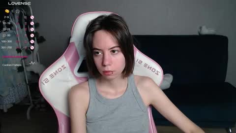 Snapshot of allie_hazie chatting on 11/06/25, 01:28 alice online show from 11/06/25, 01:28