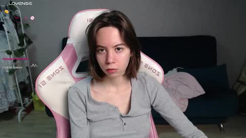 Snapshot of allie_hazie chatting on 12/18/25, 10:27 alice online show from 12/18/25, 10:27