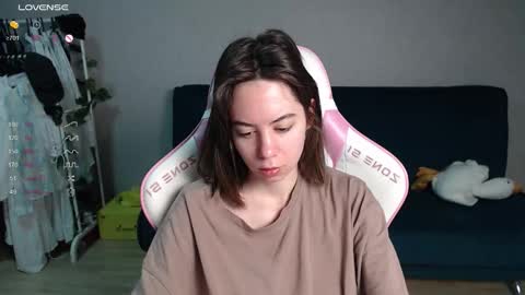 Snapshot of allie_hazie chatting on 02/27/26, 12:10 alice online show from 02/27/26, 12:10