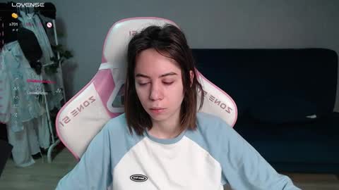 Snapshot of allie_hazie chatting on 03/14/26, 01:01 alice online show from 03/14/26, 01:01