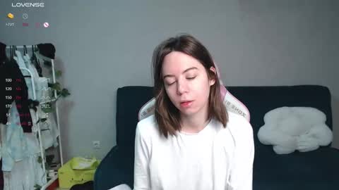 Snapshot of allie_hazie chatting on 03/26/26, 12:28 alice online show from 03/26/26, 12:28