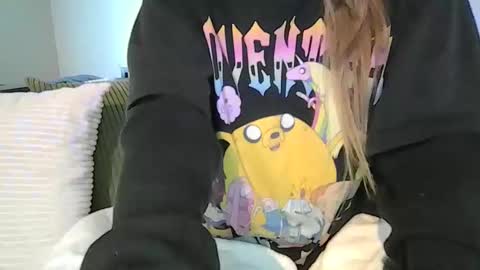 alliebearx online show from 04/25/26, 03:53
