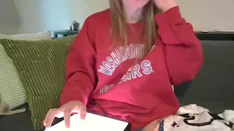 alliebearx online show from 05/10/26, 01:49