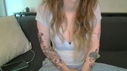alliebearx online show from 06/25/26, 05:50