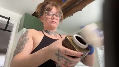 Snapshot of allieberrybb chatting on 01/10/25, 06:17  bb  online show from 01/10/25, 06:17