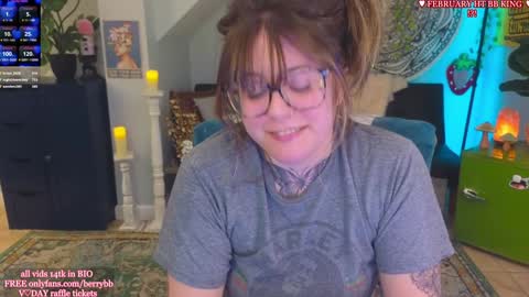 Snapshot of allieberrybb chatting on 02/07/25, 06:35  bb  online show from 02/07/25, 06:35
