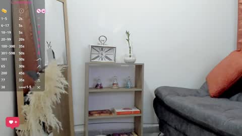 Snapshot of allison0724 chatting on 01/17/25, 10:12 online show from 01/17/25, 10:12