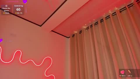 Snapshot of allison_alahia chatting on 01/18/26, 01:04 Allison online show from 01/18/26, 01:04