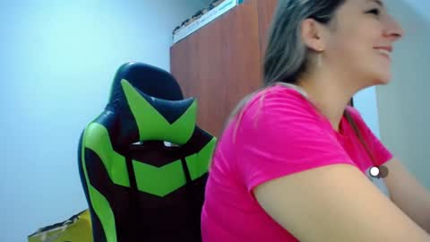 Snapshot of allison_baby_2416 chatting on 12/23/24, 06:22 Alisson online show from 12/23/24, 06:22