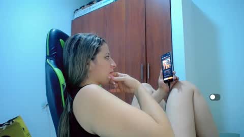 Snapshot of allison_baby_2416 chatting on 12/23/24, 09:27 Alisson online show from 12/23/24, 09:27