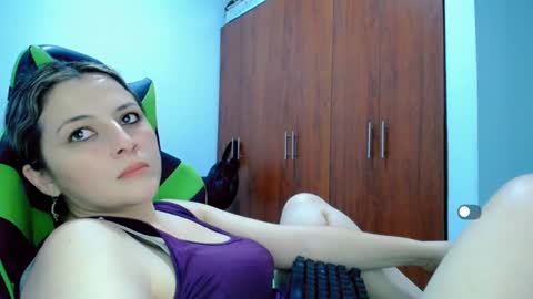 Snapshot of allison_baby_2416 chatting on 12/30/24, 04:20 Alisson online show from 12/30/24, 04:20