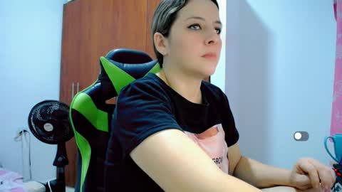 Snapshot of allison_baby_2416 chatting on 01/05/25, 04:25 Alisson online show from 01/05/25, 04:25