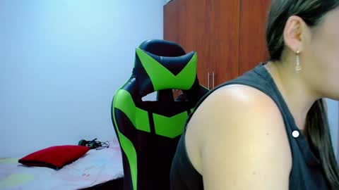 Snapshot of allison_baby_2416 chatting on 01/08/25, 08:39 Alisson online show from 01/08/25, 08:39